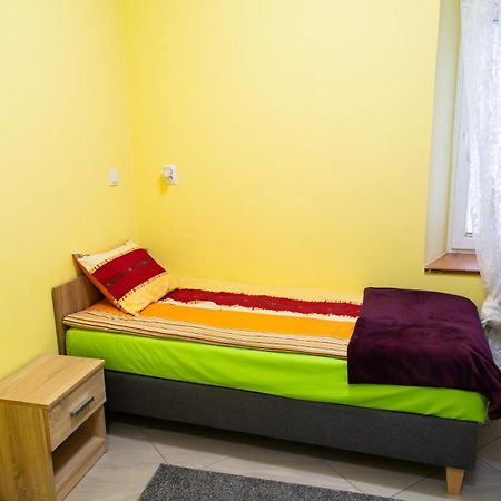 Apartament Przy Rynku Ostrowiec Swietokrzyski Bagian luar foto