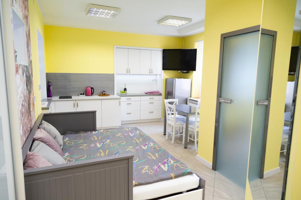 Apartament Przy Rynku Ostrowiec Swietokrzyski Bagian luar foto
